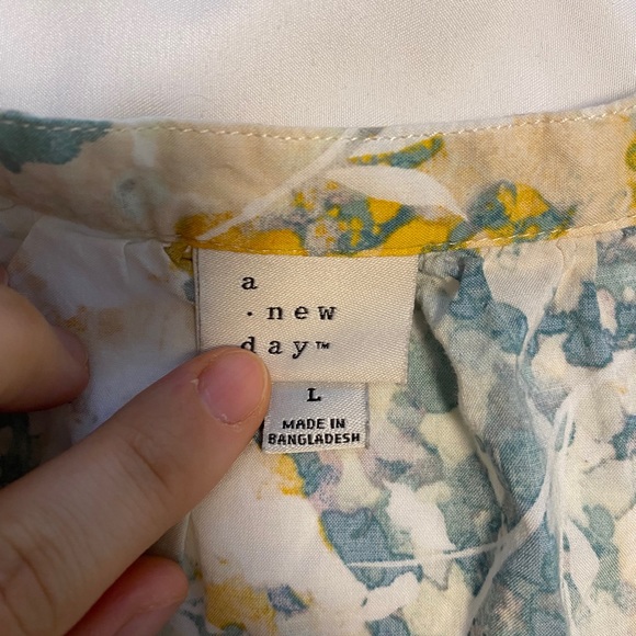 Colorful blouse - Picture 2 of 3